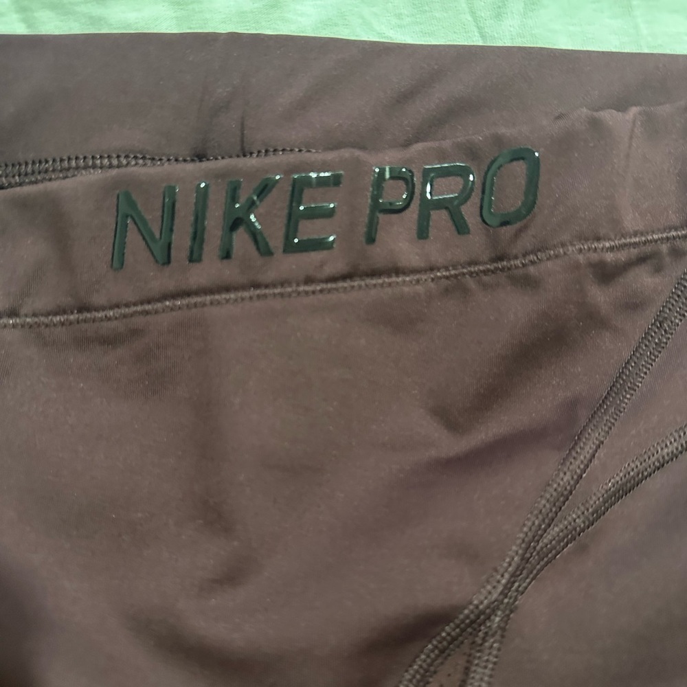 Nike Pro Woman’s Pants - Picture 3 of 6
